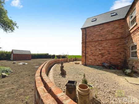 6 bedroom Detached house for sale in Wood Farm Cottages, Lincoln, LN1