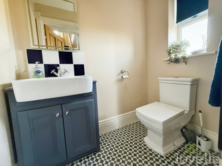 6 bedroom Detached house for sale in Wood Farm Cottages, Lincoln, LN1