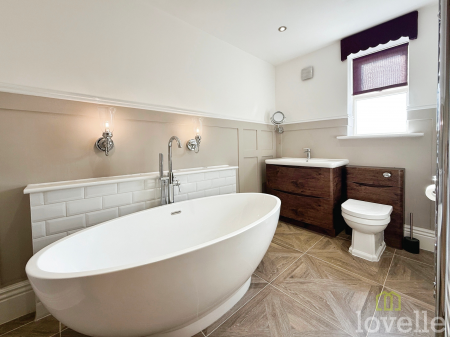 6 bedroom Detached house for sale in Wood Farm Cottages, Lincoln, LN1