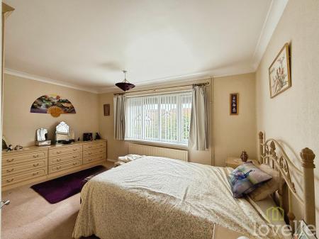 3 bedroom Bungalow for sale in Elizabeth Avenue, North Hykeham, LN6