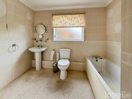 3 bedroom Bungalow for sale in Elizabeth Avenue, North Hykeham, LN6