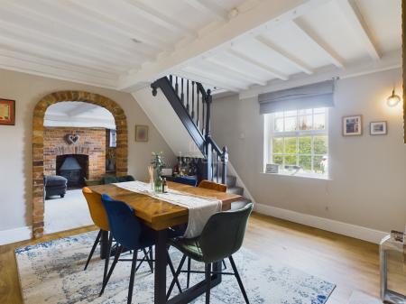 4 bedroom Semi-detached house for sale in Lincoln Lane, Thorpe on the Hill, LN6