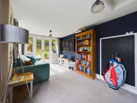 4 bedroom Semi-detached house for sale in Lincoln Lane, Thorpe on the Hill, LN6