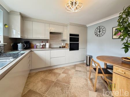 3 bedroom Semi-detached house for sale in Boswell Drive, Lincoln, LN6