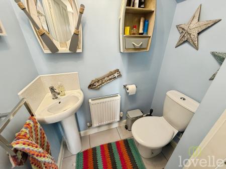 3 bedroom Semi-detached house for sale in Cole Avenue, Waddington, LN5