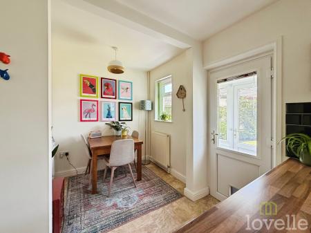 3 bedroom Semi-detached house for sale in Newark Road, North Hykeham, LN6