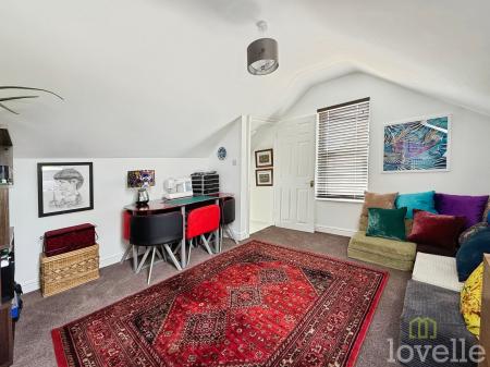 3 bedroom Semi-detached house for sale in Newark Road, North Hykeham, LN6