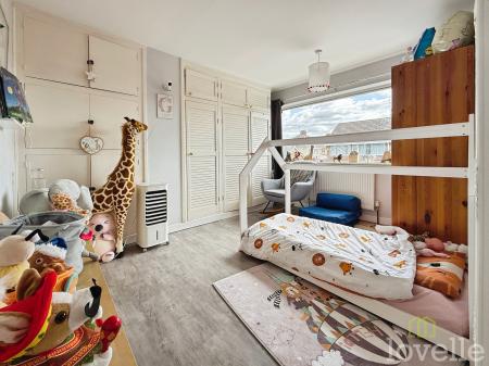 3 bedroom Semi-detached house for sale in St Margarets Close, Lincoln, LN6