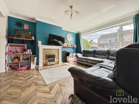 3 bedroom Semi-detached house for sale in St Margarets Close, Lincoln, LN6