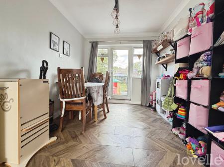 3 bedroom Semi-detached house for sale in St Margarets Close, Lincoln, LN6