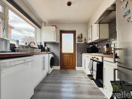 3 bedroom Semi-detached house for sale in St Margarets Close, Lincoln, LN6