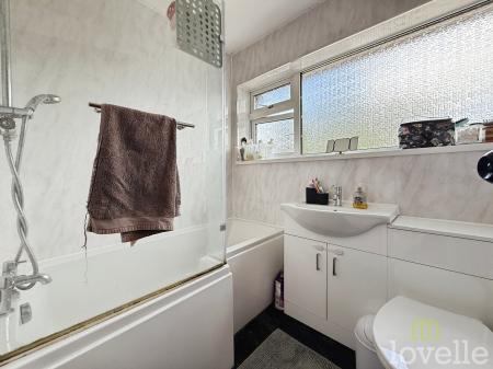 3 bedroom Semi-detached house for sale in St Margarets Close, Lincoln, LN6