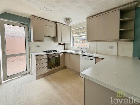 3 bedroom Semi-detached house for sale in Dore Avenue, North Hykeham, LN6