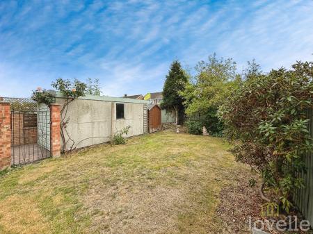 3 bedroom Semi-detached house for sale in Dore Avenue, North Hykeham, LN6