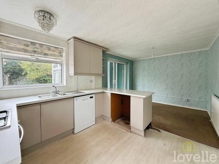 3 bedroom Semi-detached house for sale in Dore Avenue, North Hykeham, LN6