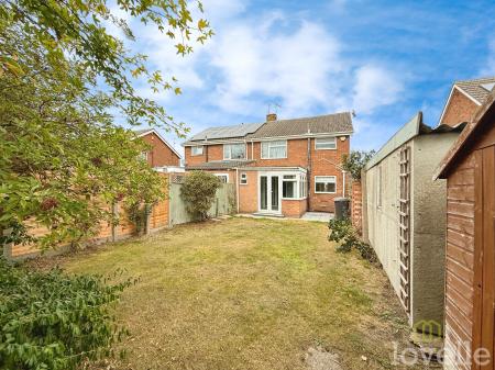 3 bedroom Semi-detached house for sale in Dore Avenue, North Hykeham, LN6