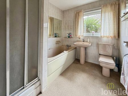 3 bedroom Bungalow for sale in Almond Court, Lincoln, LN6