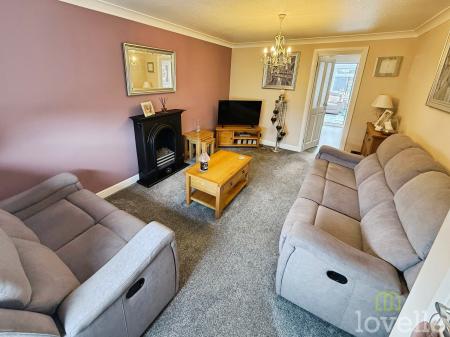 3 bedroom Terraced House for sale in Clare Close, Lincoln, LN5