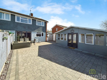 3 bedroom Semi-detached house for sale in Regent Avenue, Lincoln, LN6