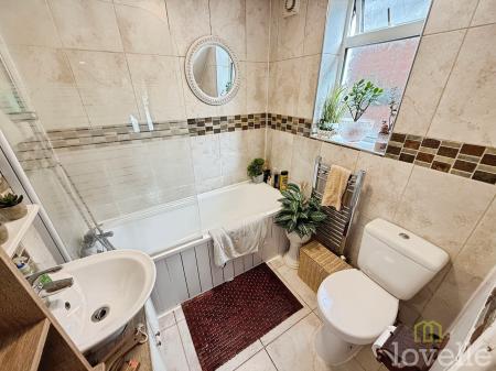 3 bedroom Semi-detached house for sale in Constance Avenue, Lincoln, LN6