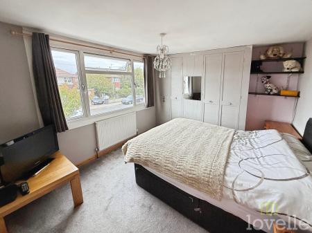 3 bedroom Semi-detached house for sale in Chestnut Road, North Hykeham, LN6