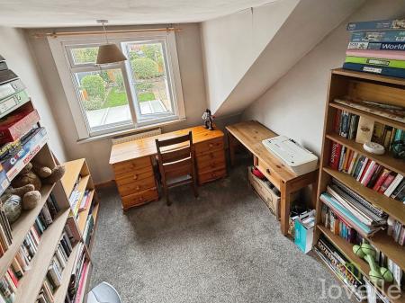 3 bedroom Semi-detached house for sale in Chestnut Road, North Hykeham, LN6
