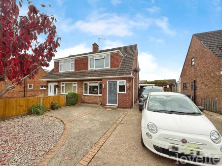 3 bedroom Semi-detached house for sale in Chestnut Road, North Hykeham, LN6