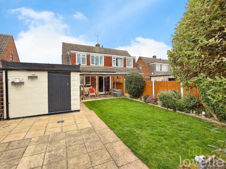 3 bedroom Semi-detached house for sale in Chestnut Road, North Hykeham, LN6