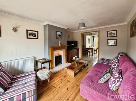 3 bedroom Semi-detached house for sale in Chestnut Road, North Hykeham, LN6