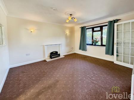 1 bedroom Semi-detached bungalow for sale in St Claires Court, Lincoln, LN6