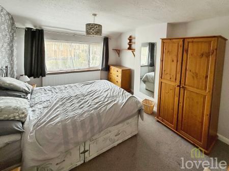 3 bedroom Semi-detached house for sale in Chestnut Road, North Hykeham, LN6