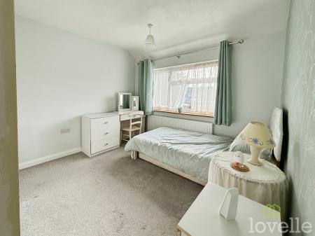 3 bedroom Semi-detached house for sale in Chestnut Road, North Hykeham, LN6