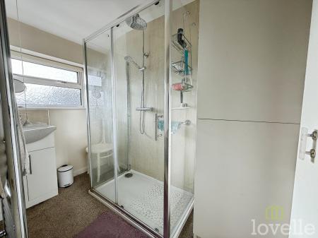 3 bedroom Semi-detached house for sale in Chestnut Road, North Hykeham, LN6