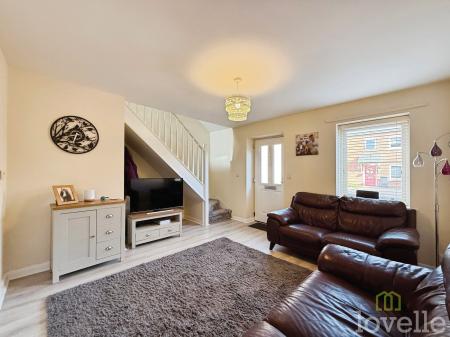 2 bedroom Semi-detached house for sale in Bowthorpe Close, South Hykeham, LN6