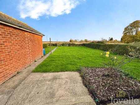 2 bedroom Bungalow for sale in Lincoln Road, Eagle, LN6