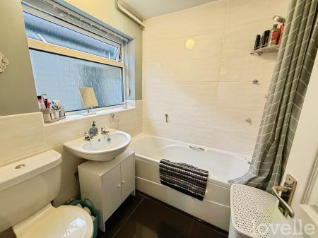 3 bedroom Semi-detached house for sale in Sperrin Close, Lincoln, LN5