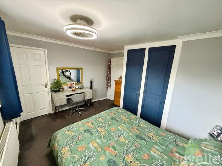 3 bedroom Semi-detached house for sale in Sperrin Close, Lincoln, LN5