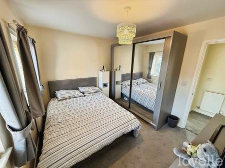 2 bedroom Semi-detached house for sale in Bowthorpe Close, South Hykeham, LN6