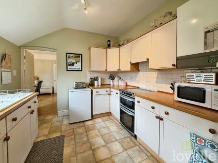 3 bedroom Semi-detached house for sale in Chapel Lane, North Hykeham, LN6