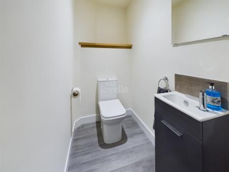 3 bedroom Detached house to let in Mill Lane, North Hykeham, LN6