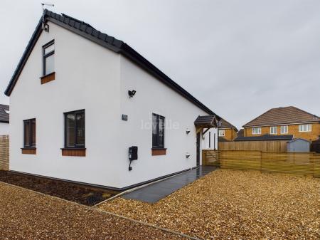 3 bedroom Detached house to let in Mill Lane, North Hykeham, LN6