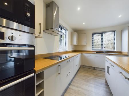 3 bedroom Detached house to let in Mill Lane, North Hykeham, LN6