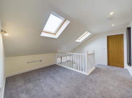 3 bedroom Detached house to let in Mill Lane, North Hykeham, LN6