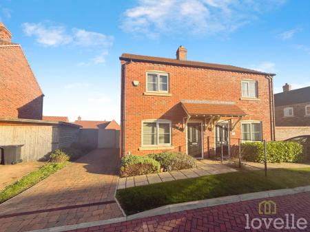 2 bedroom Semi-detached house for sale in Top Farm Avenue, Navenby, LN5