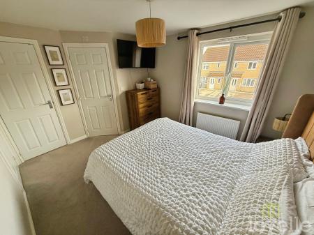 3 bedroom Semi-detached house for sale in Cupola Close, North Hykeham, LN6