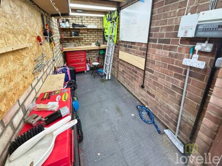 4 bedroom Detached house for sale in Beverley Grove, North Hykeham, LN6