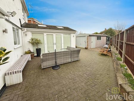 4 bedroom Detached house for sale in Beverley Grove, North Hykeham, LN6