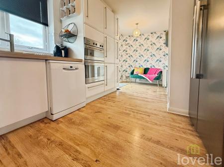 4 bedroom Detached house for sale in Beverley Grove, North Hykeham, LN6