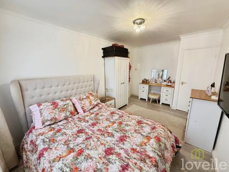 2 bedroom Semi-detached bungalow for sale in Mulberry Avenue, Lincoln, LN6