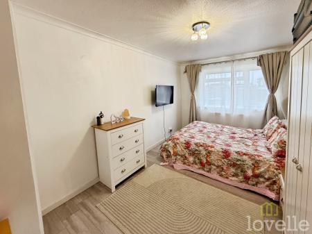 2 bedroom Semi-detached bungalow for sale in Mulberry Avenue, Lincoln, LN6